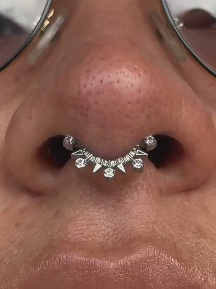 Titanium Spike CZ Septum Clicker video