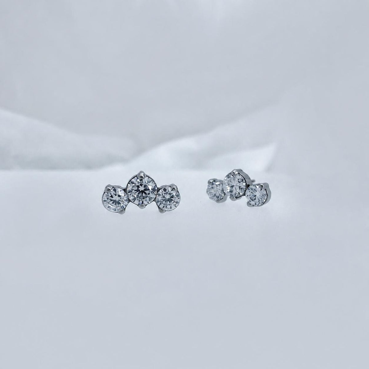 Triple Gem Cluster threadless push-pin detail 6