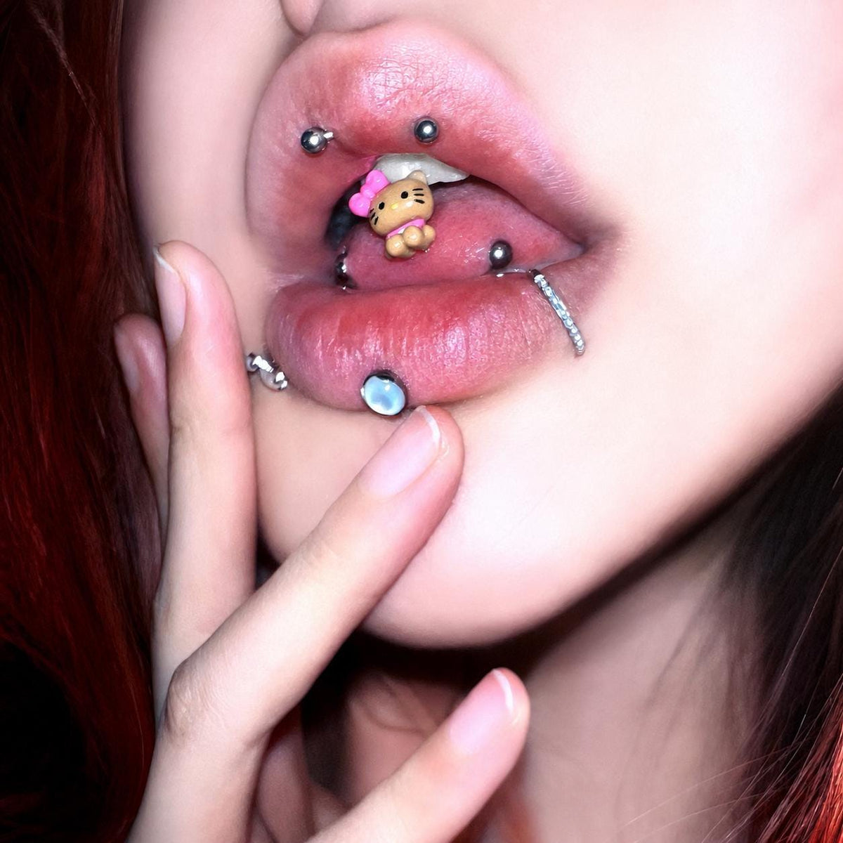 Bow Kitty Titanium Barbell detail 5