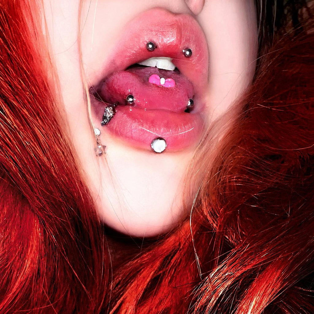 Bow Kitty Titanium Barbell detail 6