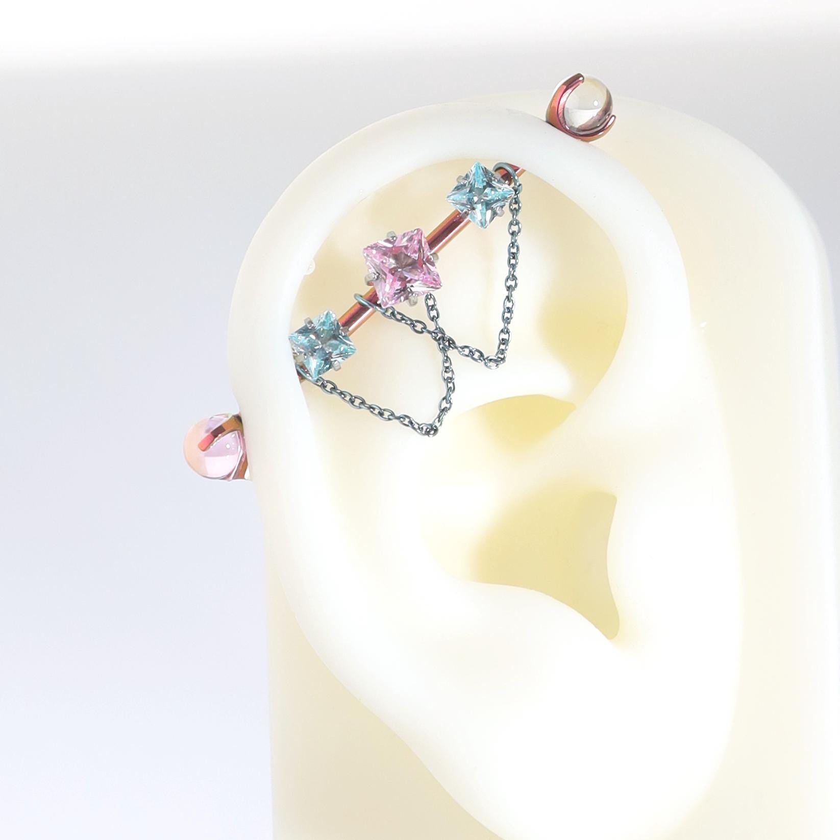Sugar Cube Star Chain titanium industrial barbell, detail view 3