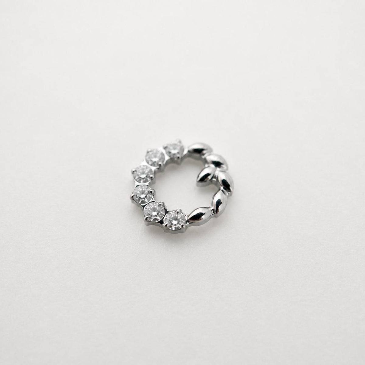 Laurel Wreath F136 Titanium flat-back jewelry image 07