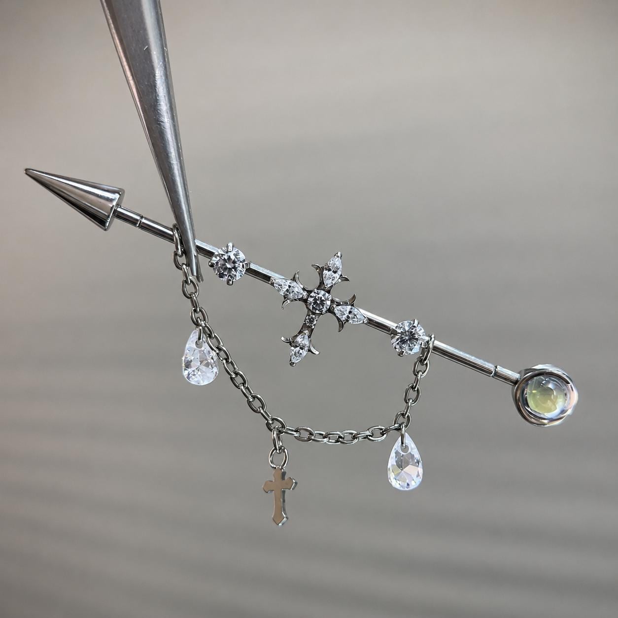 Vesper Cross Chain titanium industrial barbell, detail view 3